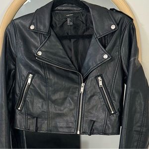 FOREVER 21 - FAUX LEATHER MOTO JACKET